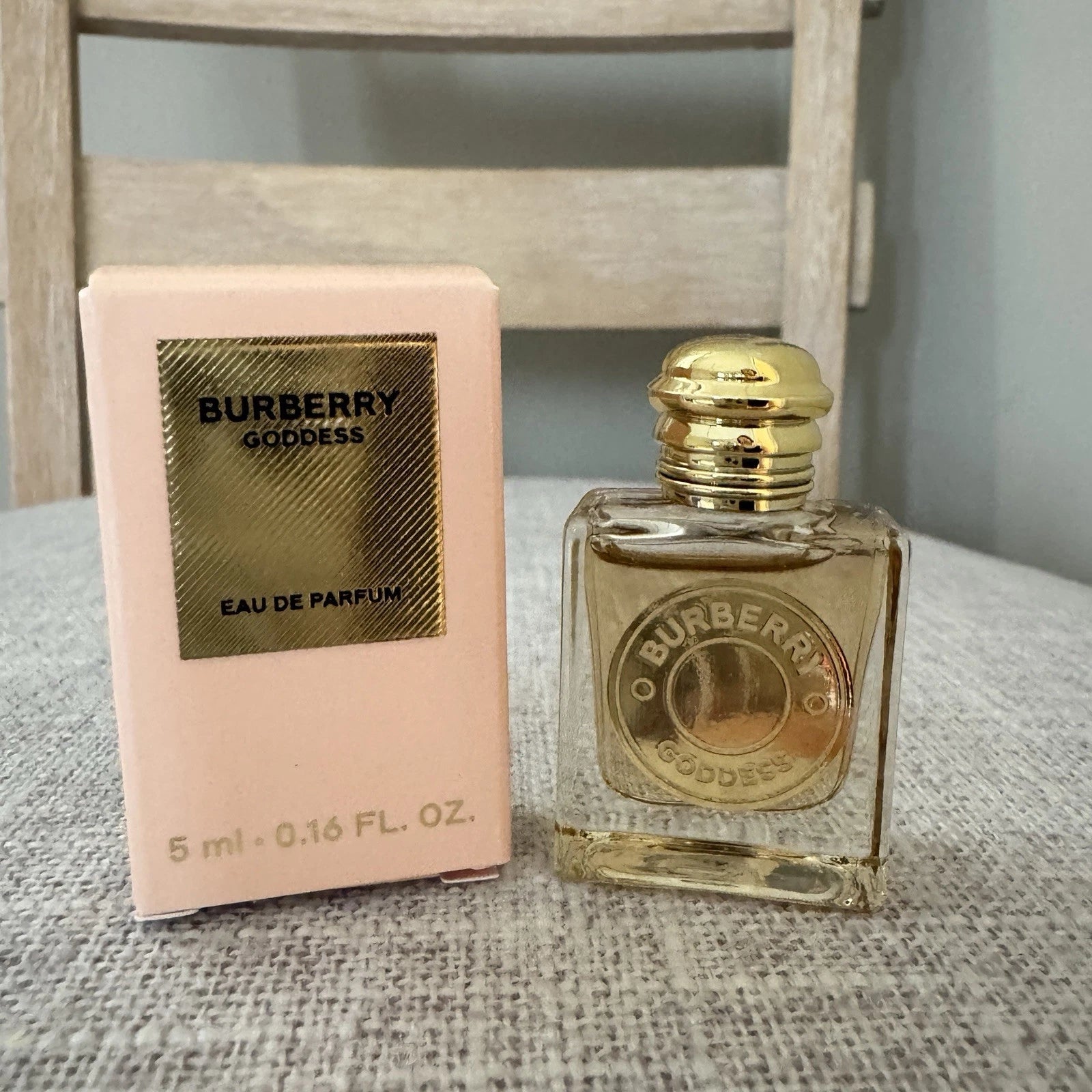 BURBERRY GODDESS EAU DE PARFUM 0.16 fl oz / 5 ml MINIATURE SPLASH FOR WOMEN